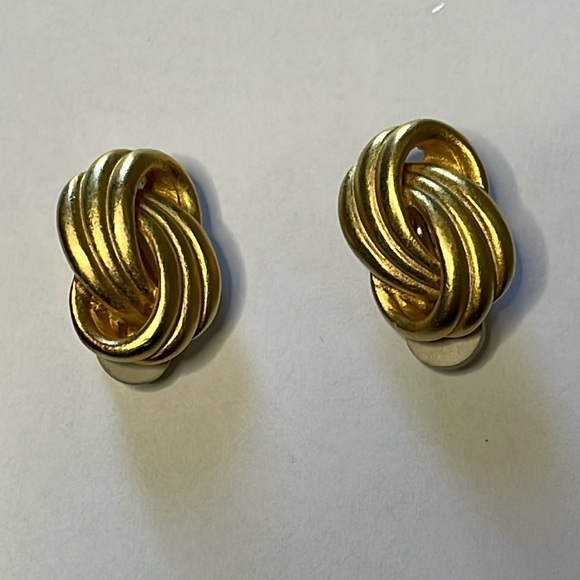 Vintage Erwin Pearl Spiral Knot Gold Tone Clip On Earrings - Picture 1 of 5